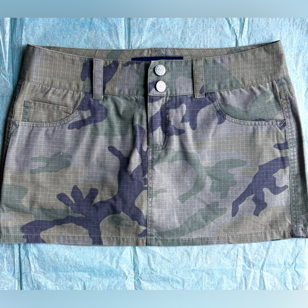 Camouflage Print Mini Skort (skirt with attached spandex shorts)
Never Worn